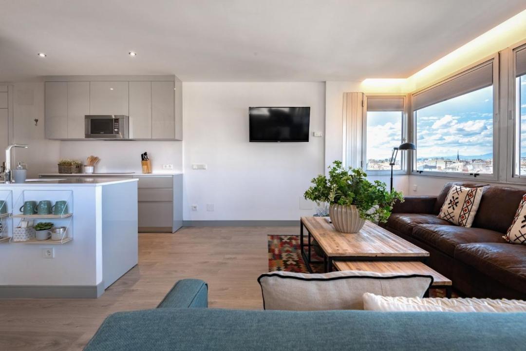 2 Bedrooms 1 Bathroom Furnished - Justicia - Incredible Views - Mintystay マドリード エクステリア 写真