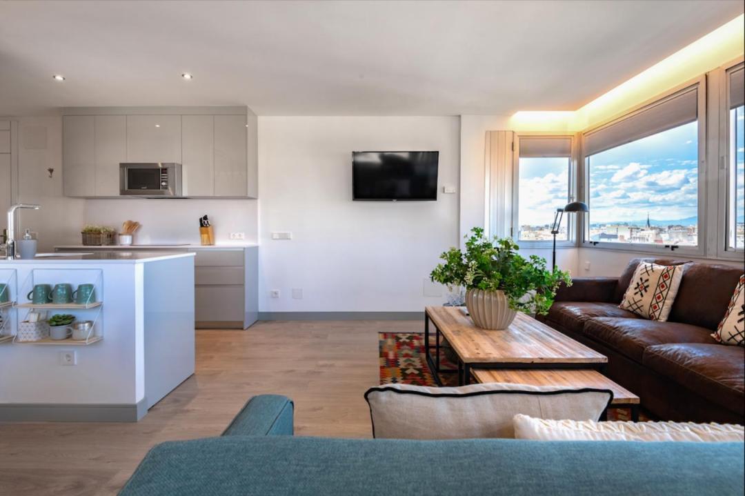 2 Bedrooms 1 Bathroom Furnished - Justicia - Incredible Views - Mintystay マドリード エクステリア 写真