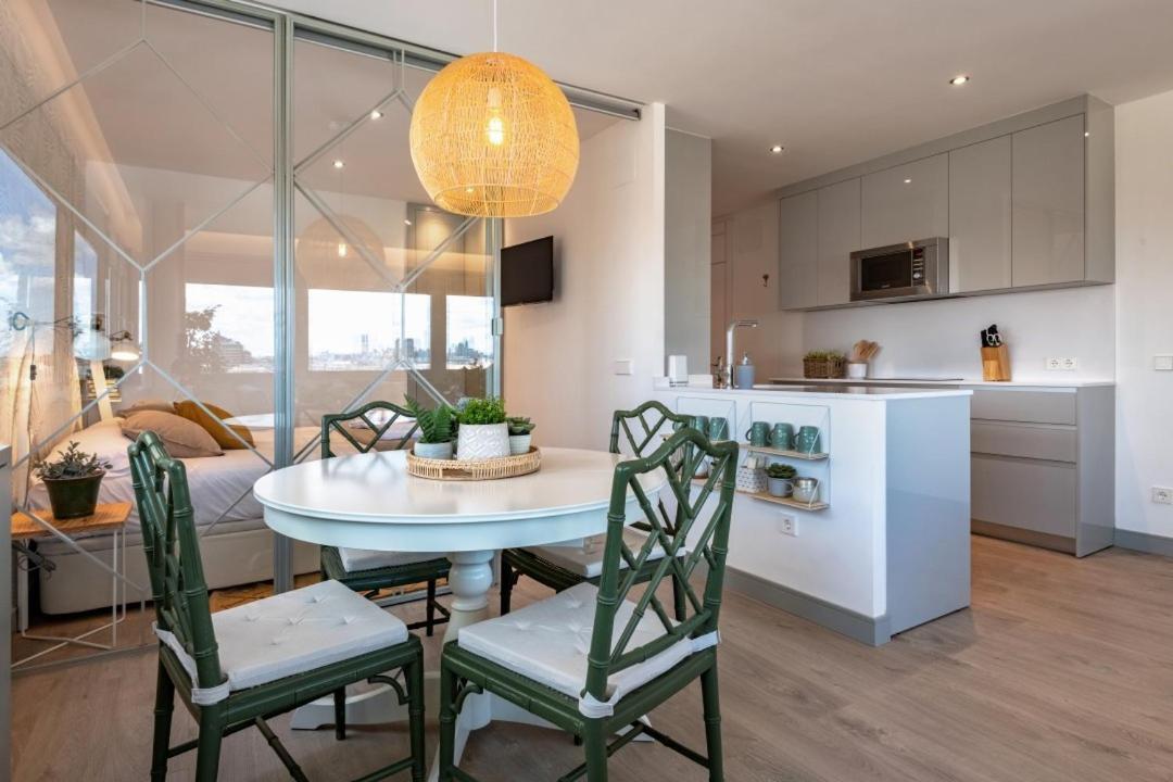 2 Bedrooms 1 Bathroom Furnished - Justicia - Incredible Views - Mintystay マドリード エクステリア 写真
